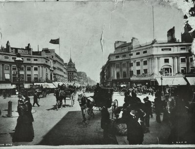 Oxford Circus, Westminster LB: patrząc na wschód, 1895 autorstwa English Photographer