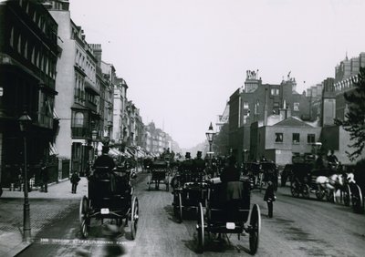 Oxford Street, Londyn, patrząc na wschód autorstwa English Photographer