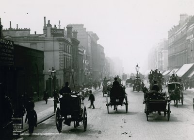 Oxford Street, Londyn; patrząc na zachód autorstwa English Photographer