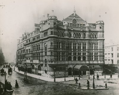 Palace Theatre, Cambridge Circus, Londyn autorstwa English Photographer