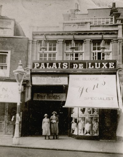 Luksusowy Pałac, High Street, Bromley autorstwa English Photographer