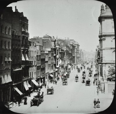 Pall Mall, Westminster LB: patrząc na wschód od Marlborough Road, 1895 autorstwa English Photographer