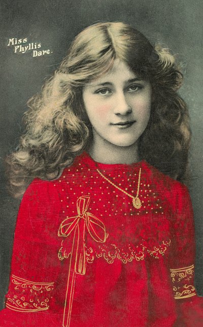 Phyllis Dare, angielska aktorka teatralna i piosenkarka jako młoda dziewczyna (kolorowe zdjęcie) autorstwa English Photographer