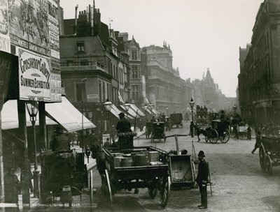 Piccadilly, Londyn, patrząc na wschód autorstwa English Photographer