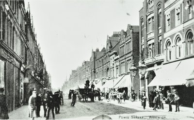Powis Street, Woolwich: widok ogólny, 1890 autorstwa English Photographer
