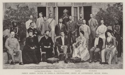 Prince Albert Victor w Indiach, grupa fotograficzna w Government House, Poona autorstwa English Photographer