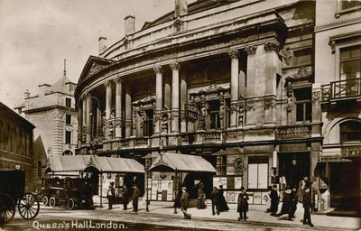 Queens Hall, Langham Place, Londyn maj 1902 r. autorstwa English Photographer