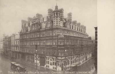 Richelieu Palace Hotel, Oxford Street, Londyn W (zdjęcie czarno-białe) autorstwa English Photographer