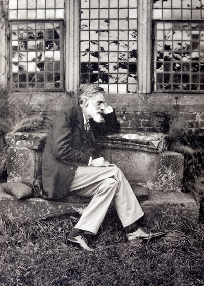 Robert Bridges, angielski poeta (zdjęcie czarno-białe) autorstwa English Photographer