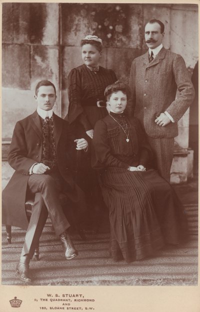 Grupa królewska z Victorią, Princess Royal autorstwa English Photographer