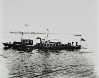 S.S. Beatrice, statek na Tamizie, 1898 autorstwa English Photographer