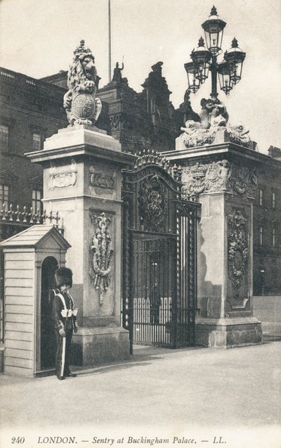 Wartownik w Pałacu Buckingham autorstwa English Photographer