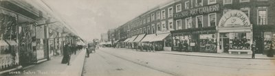 Seven Sisters Road, Holloway, Londyn autorstwa English Photographer