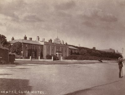 Southwold: Centre Cliff Hotel (zdjęcie czarno-białe) autorstwa English Photographer