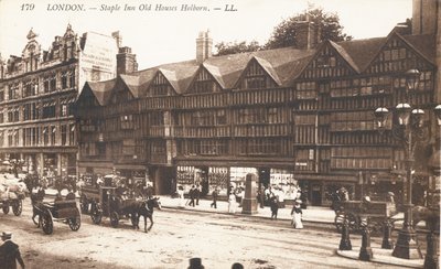 Staple Inn Old Houses w Holborn autorstwa English Photographer