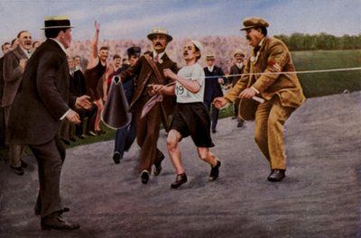 Cierpi na odwodnienie i wyczerpanie. Włoski sportowiec Dorando Pietri przechodzi przez linię mety, aby wygrać maraton na Igrzyskach Olimpijskich, Londyn, 1908 autorstwa English Photographer