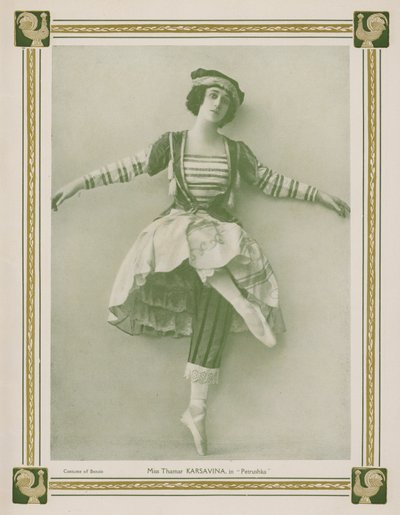 Tamara Karsavina, rosyjska primabalerina, w baletowej rosyjskiej produkcji baletu Pietruszka Igora Strawińskiego (zdjęcie czarno-białe) autorstwa English Photographer