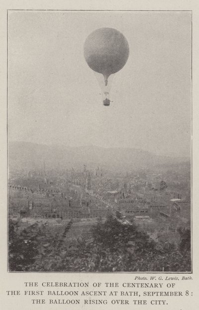 Obchody stulecia pierwszego lotu balonem w Bath, 8 września, balon wznoszący się nad miastem autorstwa English Photographer