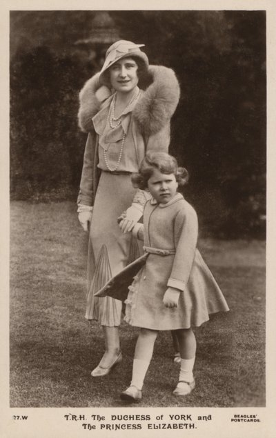 Księżna Yorku i księżniczka Elżbieta (zdjęcie czarno-białe) autorstwa English Photographer