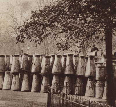 Strajk generalny 1926, magazyn mleka w Hyde Parku Londyn autorstwa English Photographer