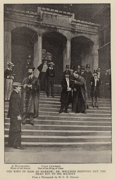 Król Syjamu w Harrow, dr Welldon wskazuje Prefekta Naczelnego Jego Królewskiej Mości autorstwa English Photographer