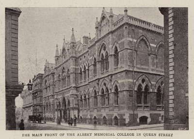 Główny front Albert Memorial College przy Queen Street autorstwa English Photographer