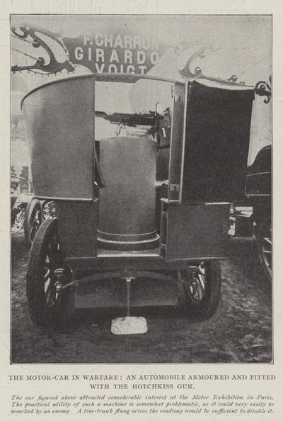 Motor-Car in Warfare, samochód opancerzony i wyposażony w Hotchkiss Gun autorstwa English Photographer