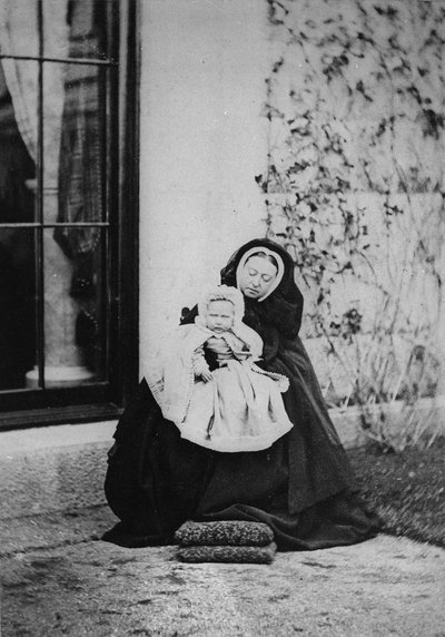 Królowa i księżna Wiktoria z Hesji, 1863 autorstwa English Photographer