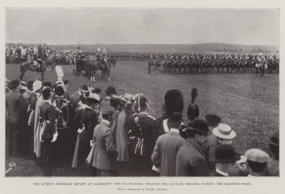 Przegląd urodzinowy Queens w Aldershot, 15 Pułk Huzarów, kierujący Brygadą Kawalerii, mijając Saluting-Point autorstwa English Photographer