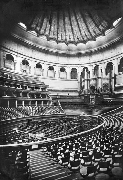 Royal Albert Hall, Londyn, ok. 1880 r. autorstwa English Photographer