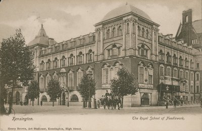 Królewska Szkoła Robótki Ręcznej, Kensington, Londyn autorstwa English Photographer