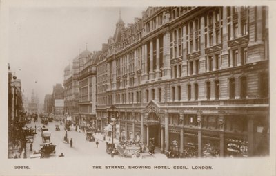 The Strand, Hotel Cecil, Londyn (zdjęcie czarno-białe) autorstwa English Photographer