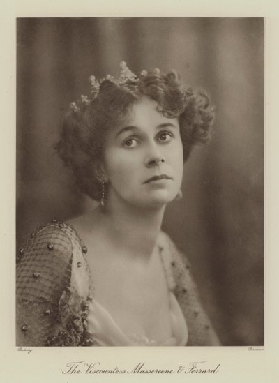 Wicehrabina Massereene i Ferrard (zdjęcie czarno-białe) autorstwa English Photographer