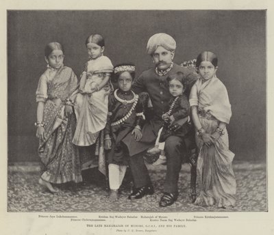 Nieżyjący już Maharajah Mysore, GCSI i jego rodzina autorstwa English Photographer