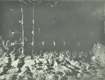Tower of London, Tower Hill: podziemne przejścia, 1899 autorstwa English Photographer