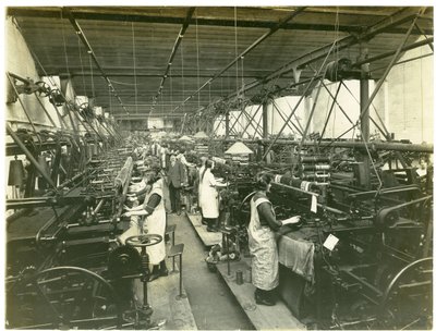 Tkactwo indycze, fabryka Hughesa nr 2, 1923 autorstwa English Photographer