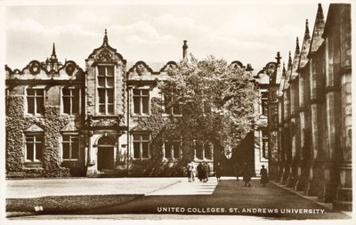 United Colleges, St Andrews University, Szkocja (zdjęcie czarno-białe) autorstwa English Photographer