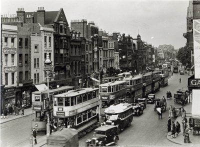 Whitechapel High Street, Londyn, ok. 1930 autorstwa English Photographer