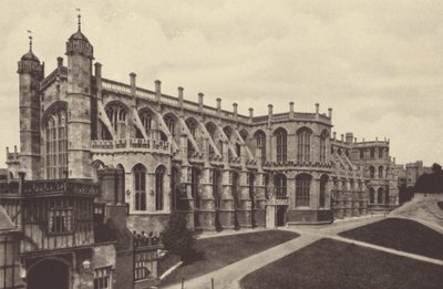 Zamek Windsor, zewnętrzna część kaplicy św. Jerzego (zdjęcie czarno-białe) autorstwa English Photographer