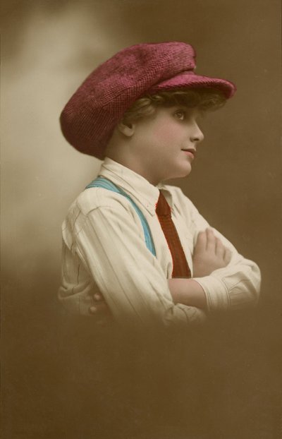 Młoda dziewczyna w czapce (zdjęcie kolorowe) autorstwa English Photographer