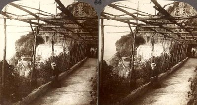 Klasztor kapucynów i wielkie klify Amalfi, widok stereoskopowy (zdjęcie w sepii) autorstwa English School