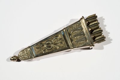 Etui zawierające ozdobne strzałki (srebrne) autorstwa English School