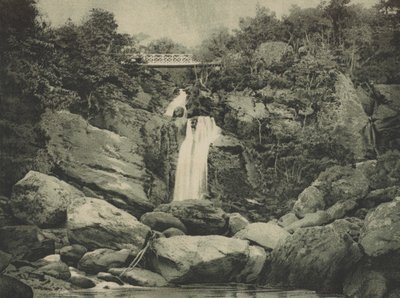 Inversnaid Falls, Loch Lomond (chromolitho) autorstwa English School