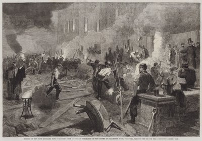 Członkowie South Middlesex Rifle Volunteers Corps at Work przy Torchlight w ogrodach Burlington House, Piccadilly, oczyszczają teren pod szopę wiertniczą (ryty) autorstwa English School