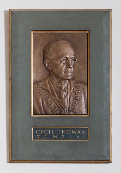 Tablica z Cecilem Thomasem, rzeźbiarzem i medalistą, 1946 autorstwa English School