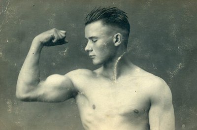 Portret kulturysty, ok. 1898 r. autorstwa English School