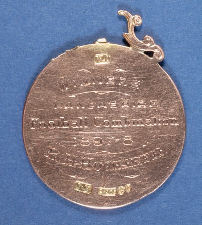 Rewers medalu Preston North End Football Club, 1897-98 (metal) (patrz również 315000) autorstwa English School