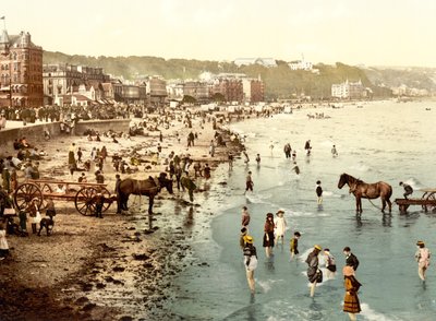 Plaża, Douglas (zdjęcie ręcznie kolorowane) autorstwa English School