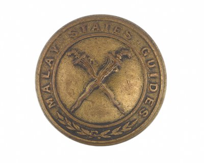 Guzik tuniki, Przewodniki Stanu Malajskiego, 1896-1919 autorstwa English School