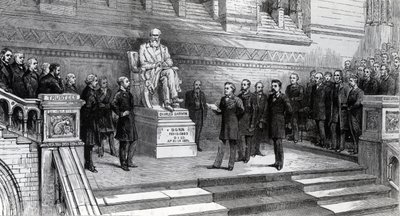 Odsłonięcie pomnika zmarłego Karola Darwina w Muzeum Historii Naturalnej w South Kensington, 9 czerwca 1885 autorstwa English School